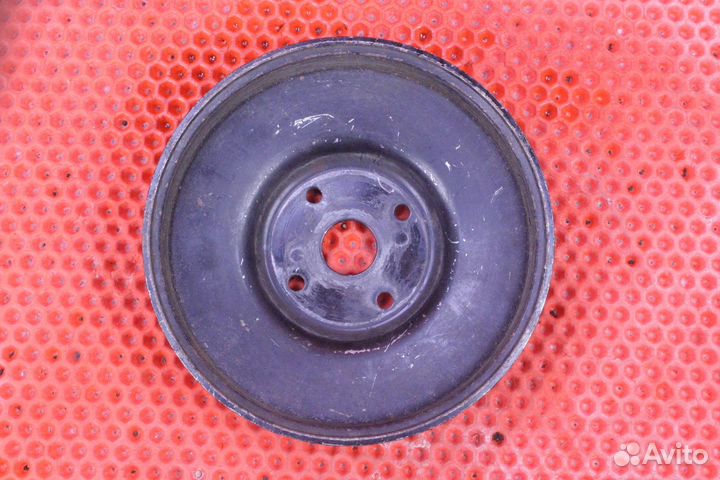 Шкив помпы Mitsubishi Pajero E-V25W 6G74 MD139368