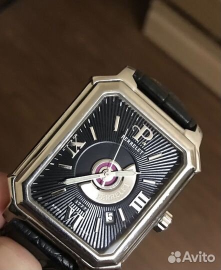 Часы Perrelet Rectangle Royale