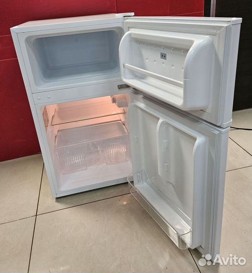 Холодильник Comfee RCT124WH1R / Белый