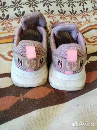 Кроссовки для девочки