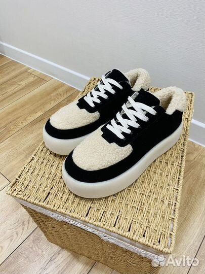 Новые утепленные женские кеды кроссовки 39