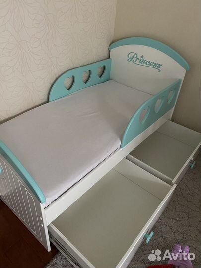 Комплект детской мебели для девочки