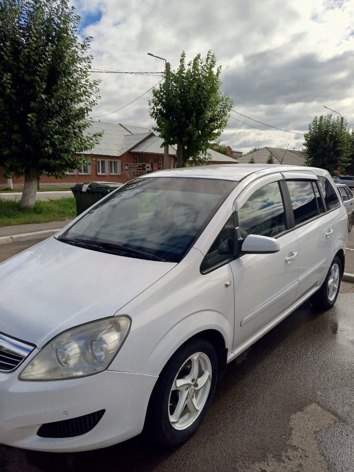 Opel Zafira: фото владельца