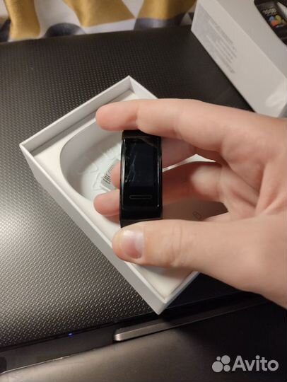 Huawei Band 4 Pro (Часы)