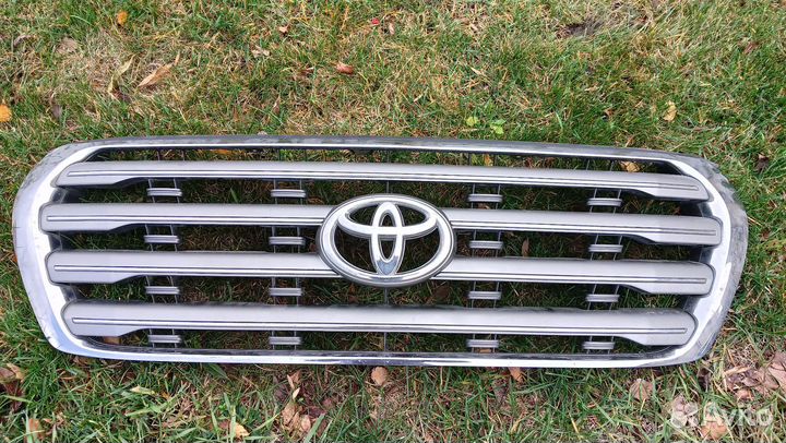 Решетка радиатора toyota land cruiser 200