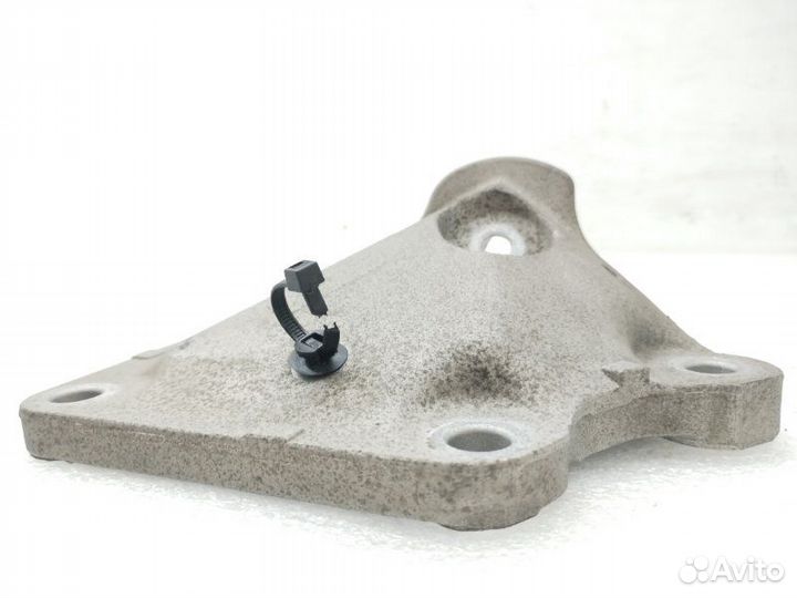 Кронштейн двигателя левый Bmw 5-Series E60 2.5