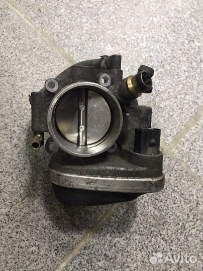 Дроссельная заслонка Opel Zafira Astra 55562380