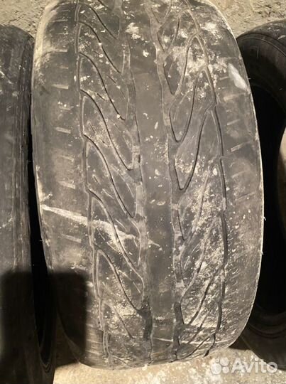 Zeta Azura 275/40 R20