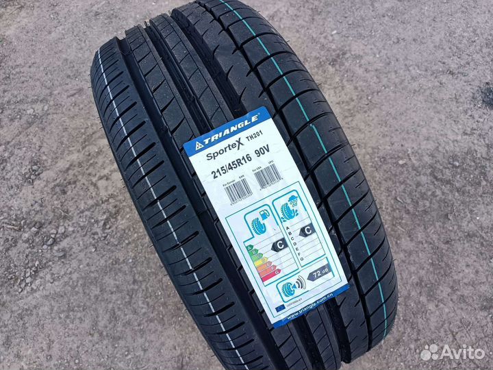 Triangle TH201 215/45 R16 90V