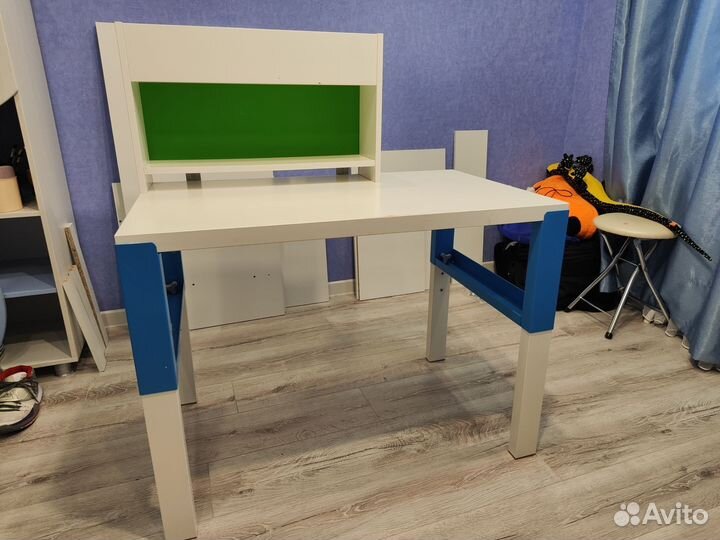 Письменный стол для школьника IKEA