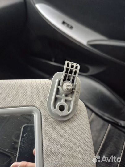 Козырек солнцезащитный правый Hyundai Solaris 1