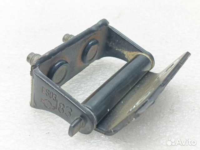 Петля двери багажника задняя левая Nissan Qashqai