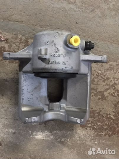 Суппорт тормозной TRW Mercedes