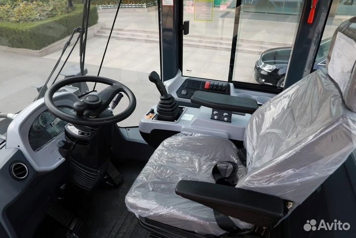 Фронтальный погрузчик XCMG XC938, 2024