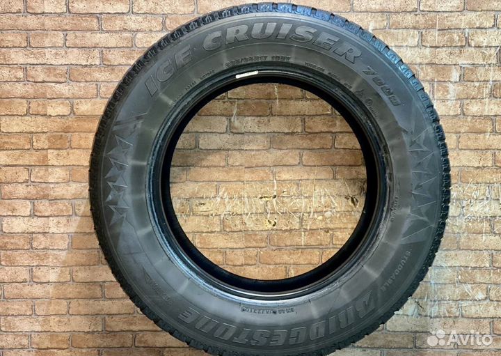 Bridgestone Ice Cruiser 7000 235/65 R17