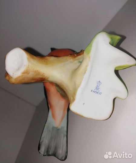 Фарфоровая фигурка снегирь Германия Кайзер Kaiser