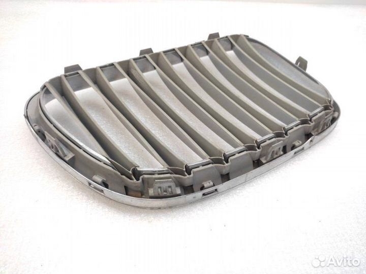 Решетка радиатора передняя левая Bmw X1 E84 2013