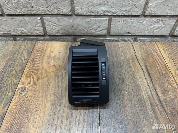 Skoda Octavia A5 Дефлектор воздушный левый