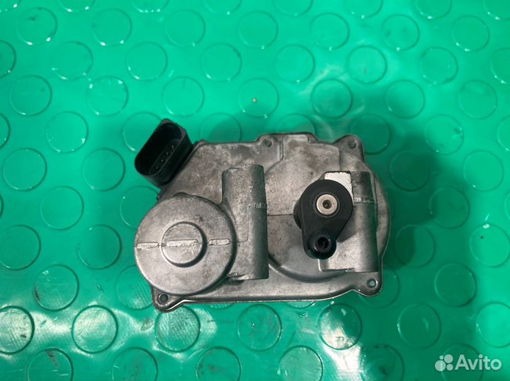 Механизм изменения длины впускного коллектора