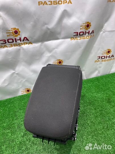 Подлокотник Volkswagen Golf MK7 CJZ 2014