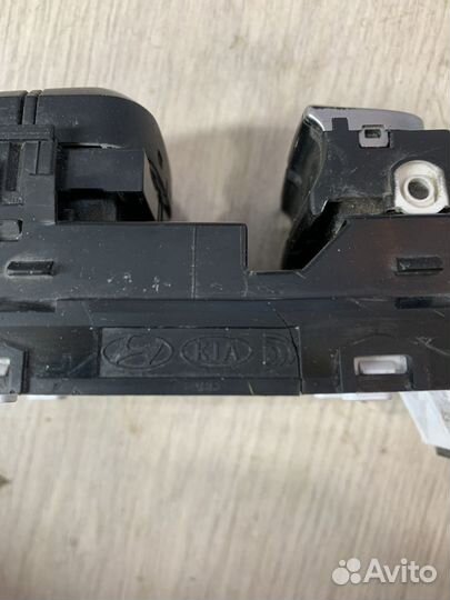 Блок кнопок стеклоподъемников Kia RIO X-line Лев