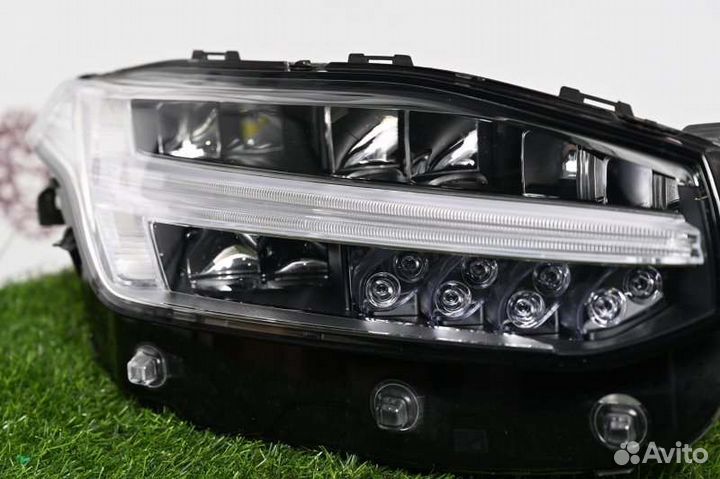 Фара передняя правая Volvo Xc90 L A4 2.0 дизель