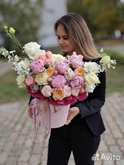 Букет с пионами
