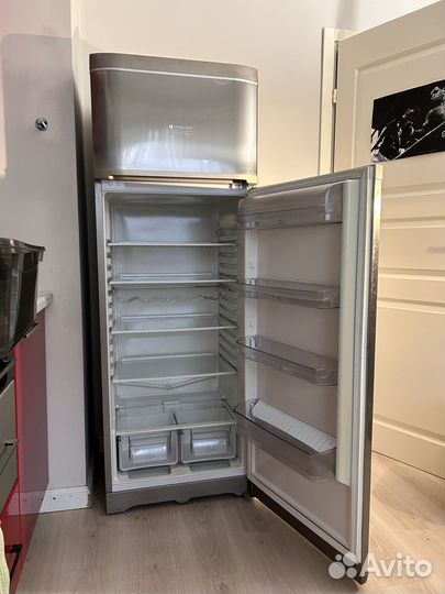 Холодильник hotpoint ariston бу