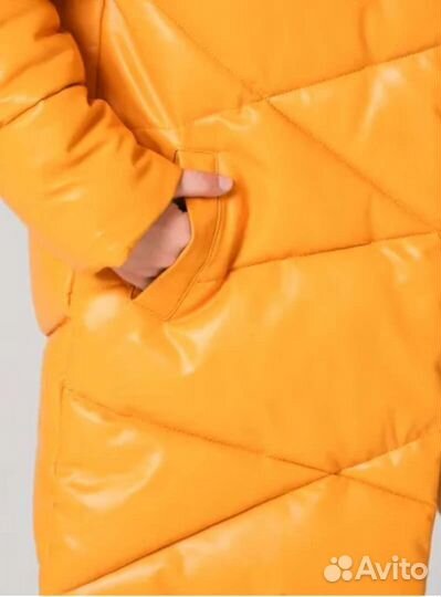 Польто зимнее на девочку 146рр