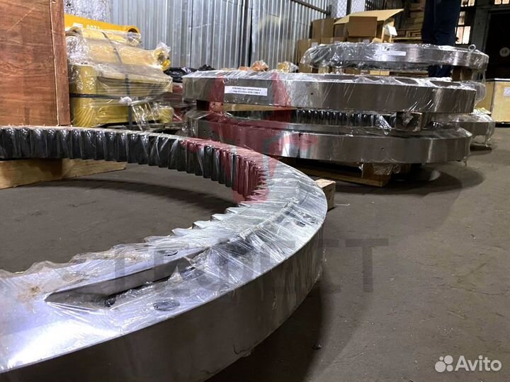 Опорно-поворотный круг Hyundai RC60-7 81M8-01022