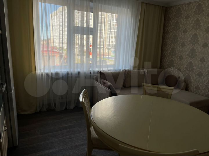 2-к. квартира, 56 м², 2/10 эт.