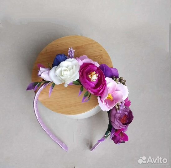 Ободок с цветами бежевый