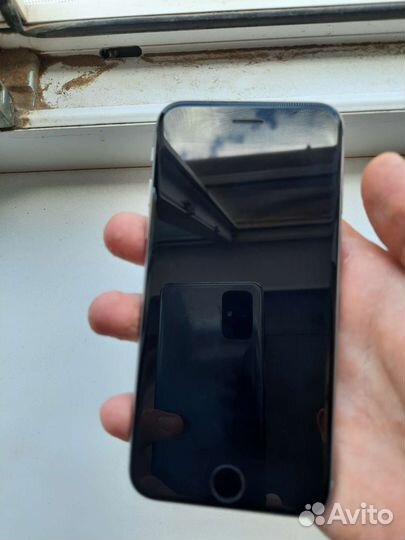 Телефон iPhone 6s