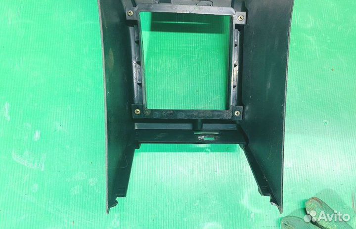 Консоль кпп Audi 80S седан 1 1989