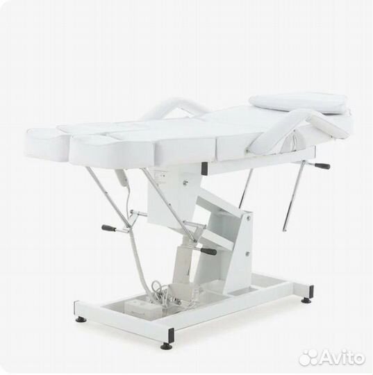 Кресло косметологическое, педикюрное, массажное