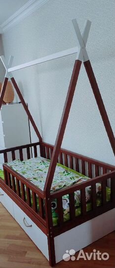 Детская Кровать из бука домик