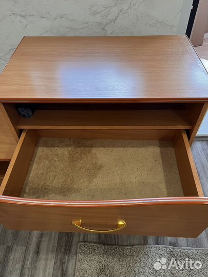 Комод и прикроватная тумба комплект