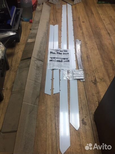 Верхняя боковая отделка Hummer H2