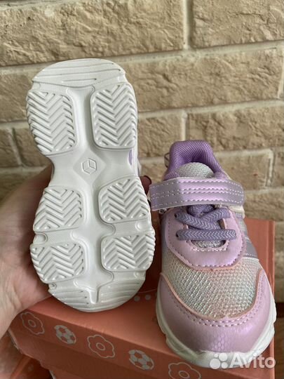 Кроссовки новые 25 размера