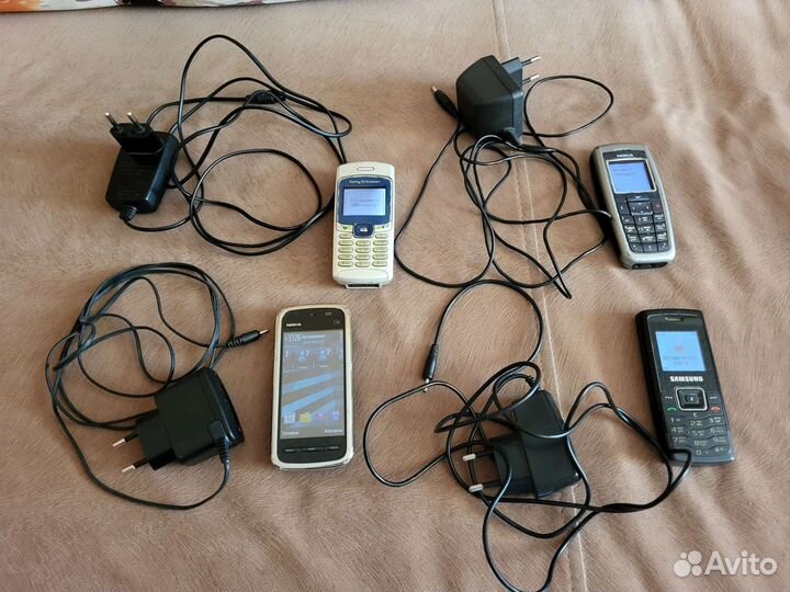 Мобильные телефоны