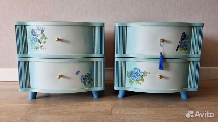 Тумбочка прикроватная