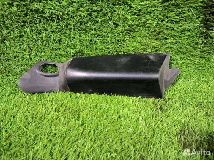 Накладка фары лев. зад. audi A8