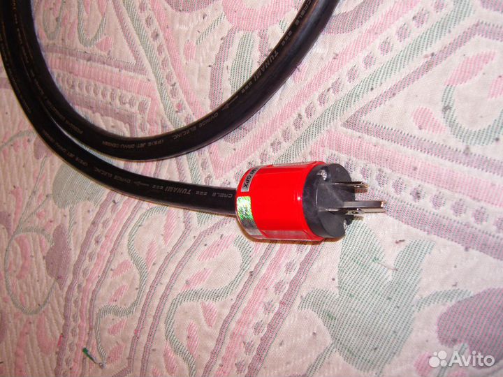 Oyaide tunami GPX 1.8m как новый