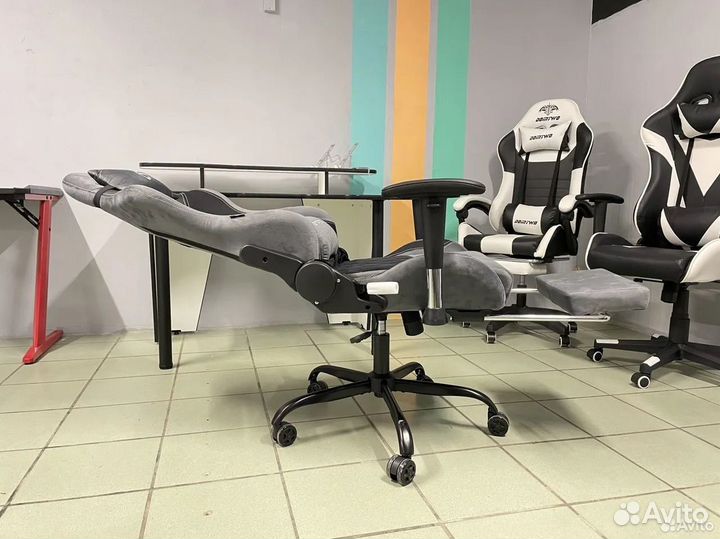 Компьютерное офисное кресло с массажем (новые)