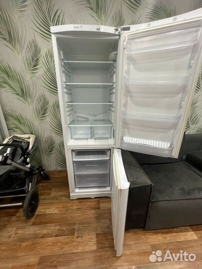 Холодильник indesit