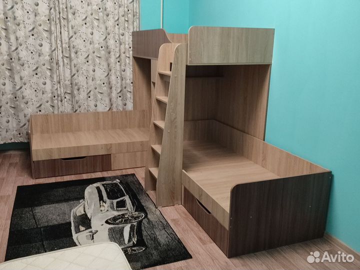 Трех ярусная кровать