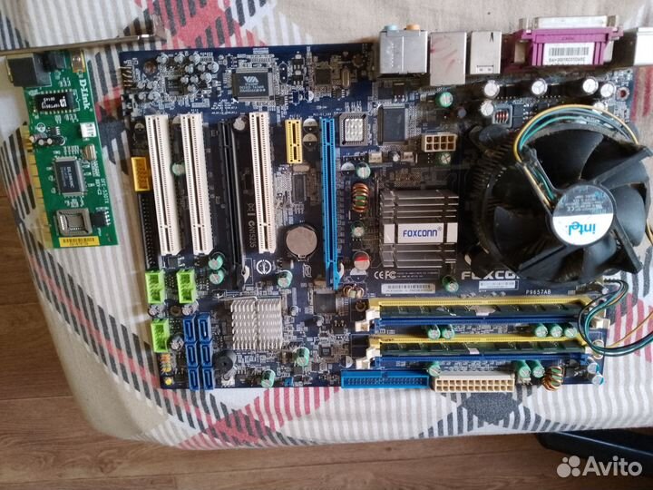 Материнская плата с процессором и памятью