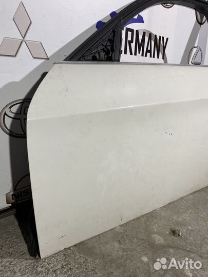 Передняя левая дверь BMW E90