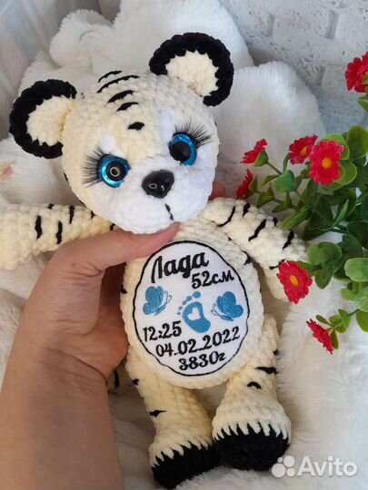 Вязаный тигр, ручной работы. Подарок на выписку