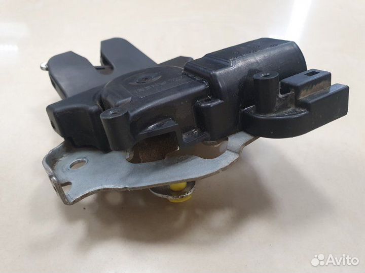 Замок багажника Mitsubishi Lancer CY 4B10 2008